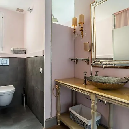 Canela Homes Sepulveda 아파트 *